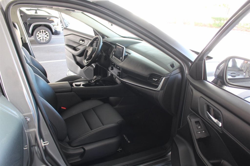 2024 Nissan Rogue - $25,995