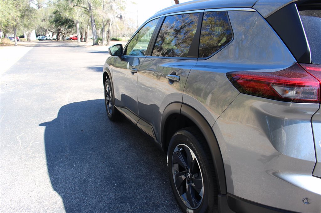 2024 Nissan Rogue - $25,995