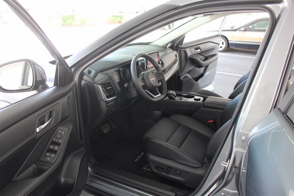 2024 Nissan Rogue - $25,995