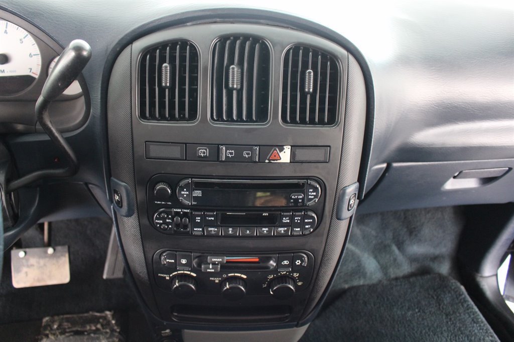 2002 Dodge Grand Caravan - $8,995