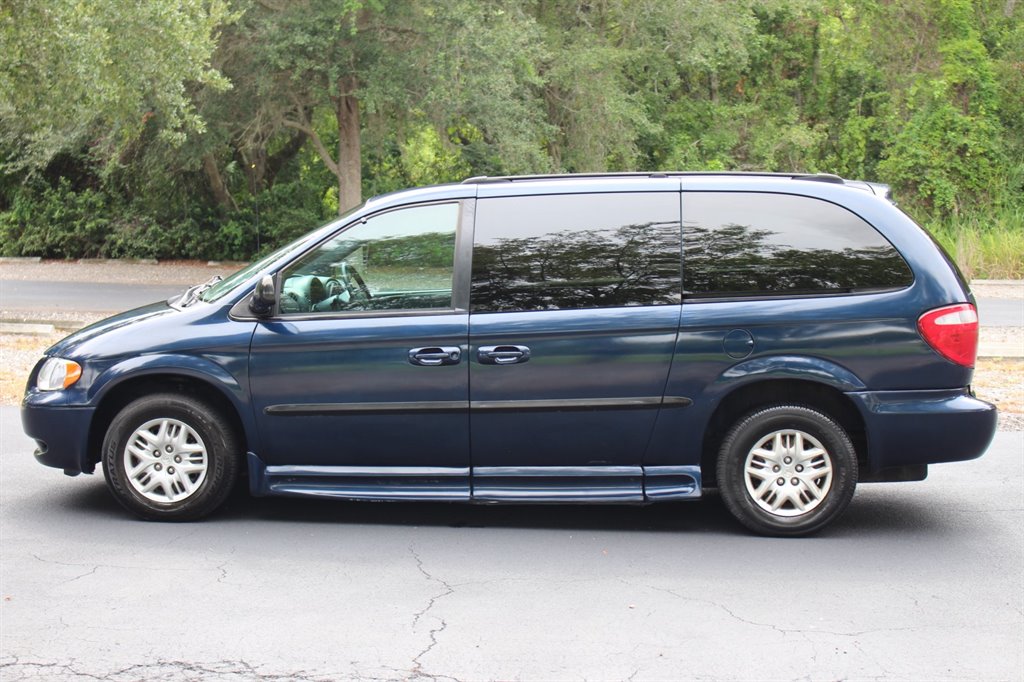 2002 Dodge Grand Caravan - $8,995