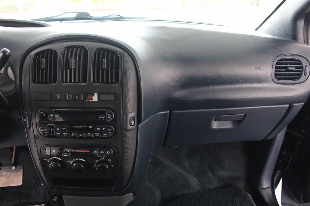2002 Dodge Grand Caravan - $8,995