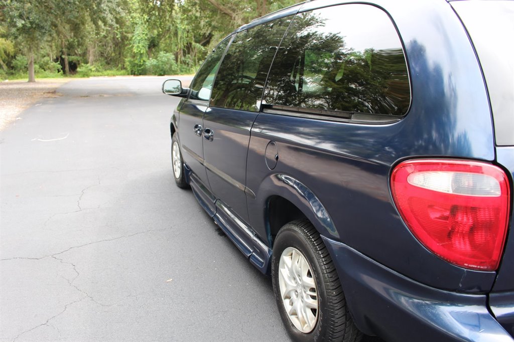 2002 Dodge Grand Caravan - $8,995