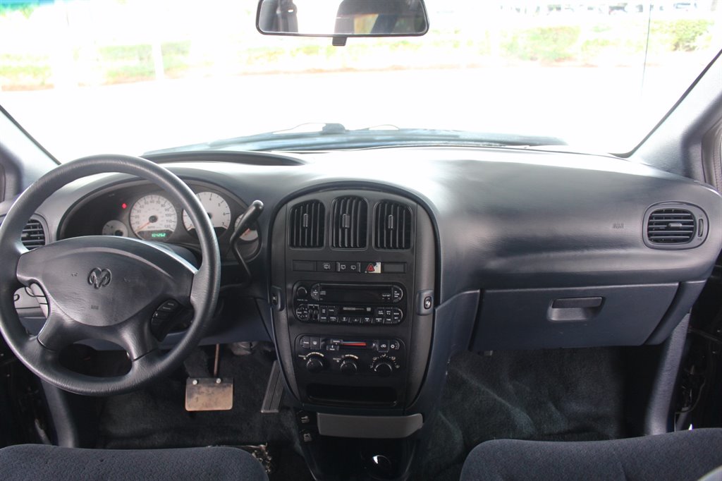 2002 Dodge Grand Caravan - $8,995