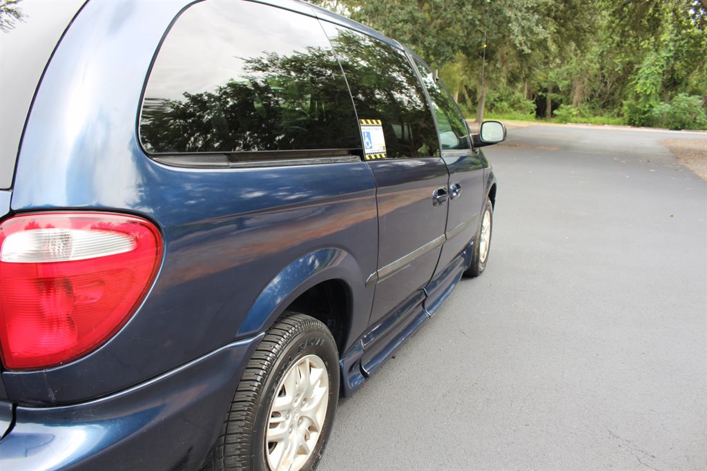 2002 Dodge Grand Caravan - $8,995
