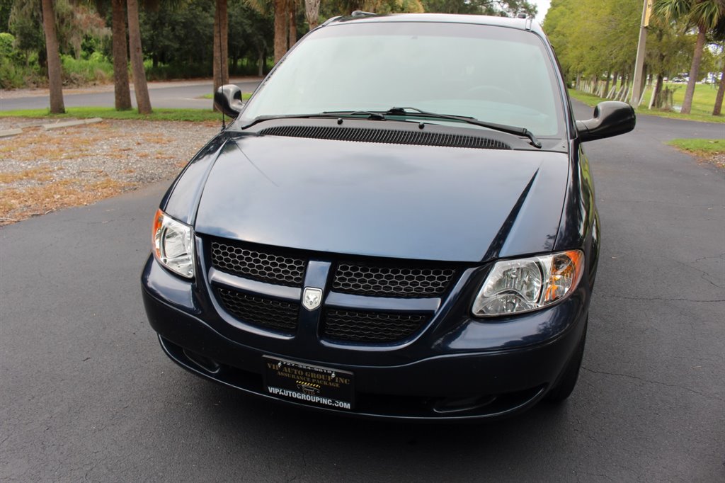 2002 Dodge Grand Caravan - $8,995