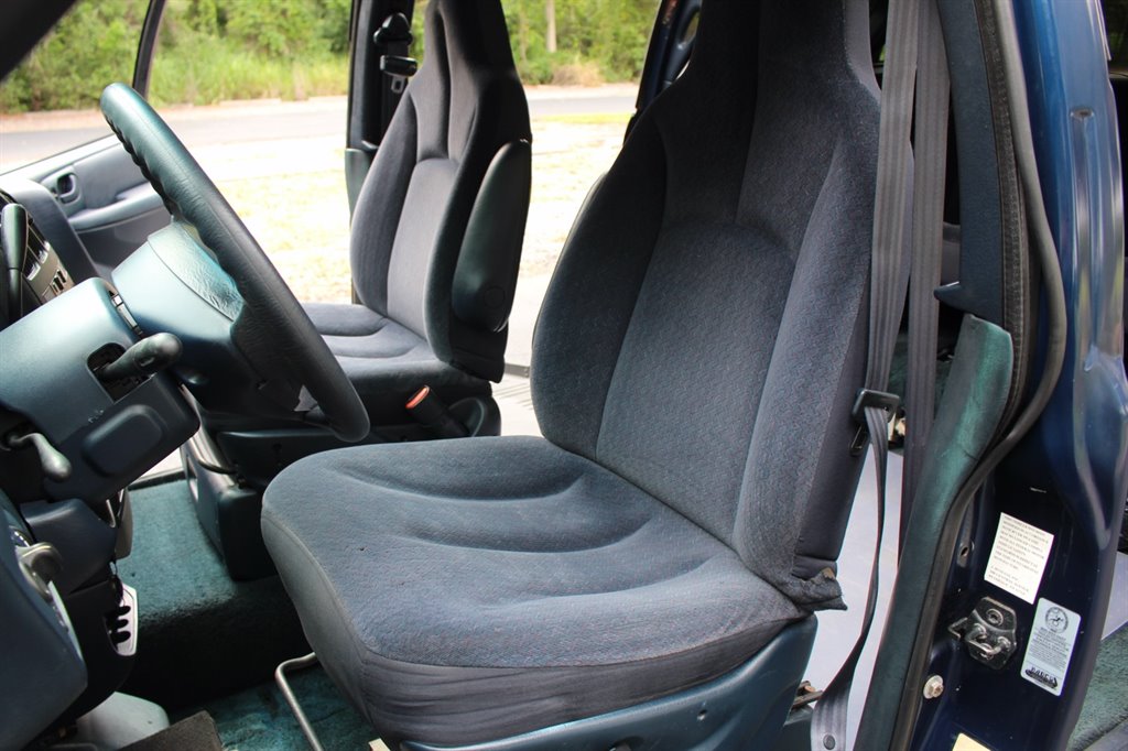 2002 Dodge Grand Caravan - $8,995