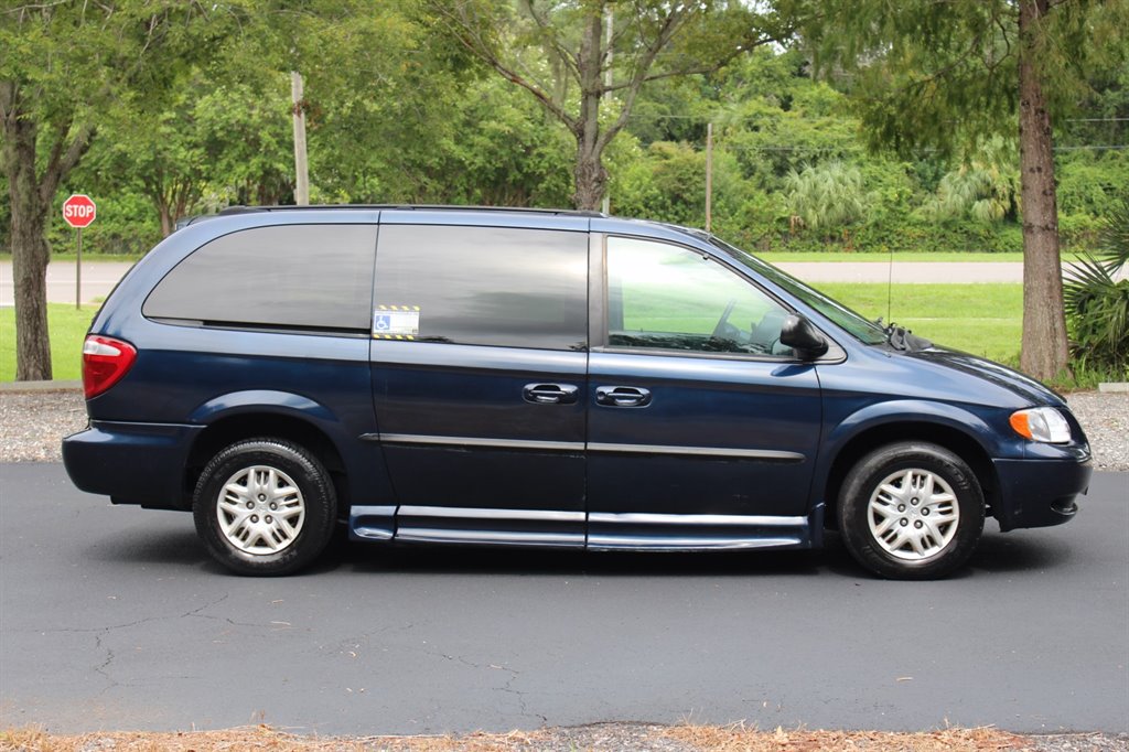 2002 Dodge Grand Caravan - $8,995