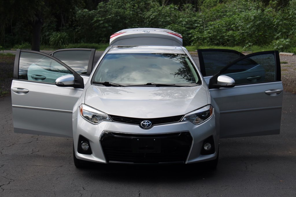 2015 Toyota Corolla - $14,995