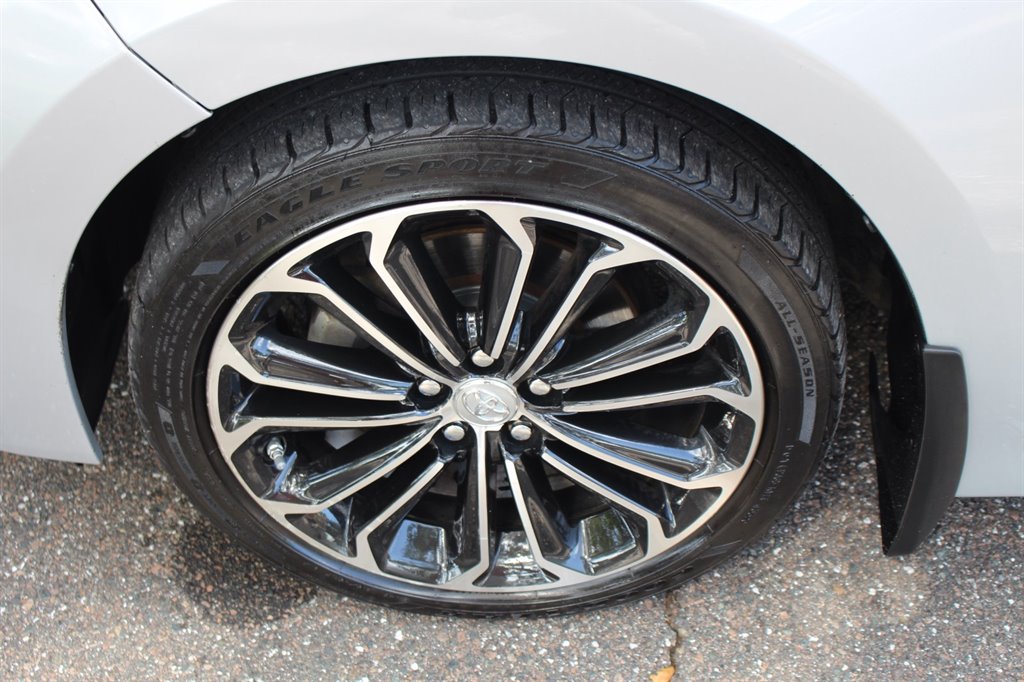 2015 Toyota Corolla - $14,995