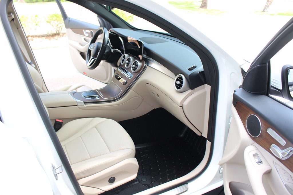 2021 Mercedes-Benz GLC - $24,995