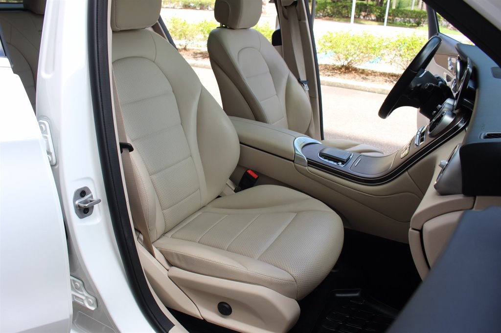 2021 Mercedes-Benz GLC - $24,995
