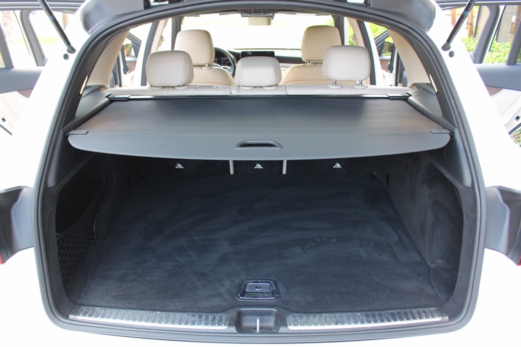 2021 Mercedes-Benz GLC - $24,995