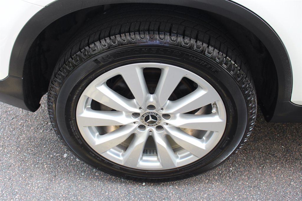 2021 Mercedes-Benz GLC - $24,995