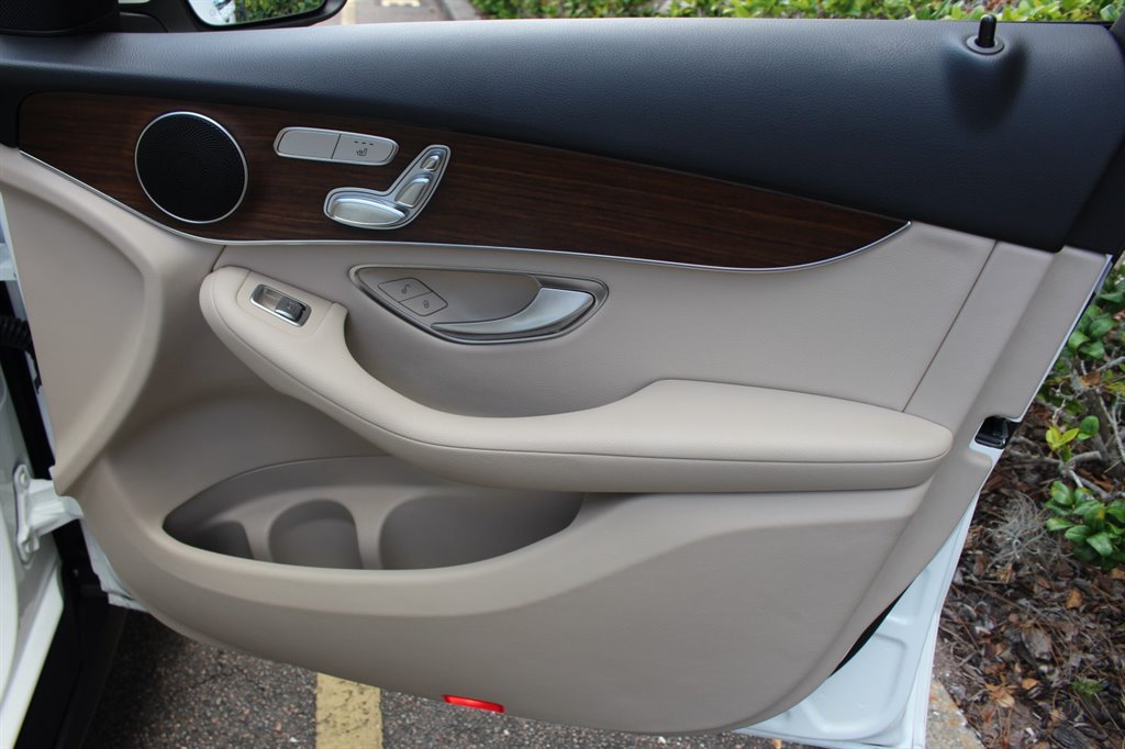 2021 Mercedes-Benz GLC - $24,995
