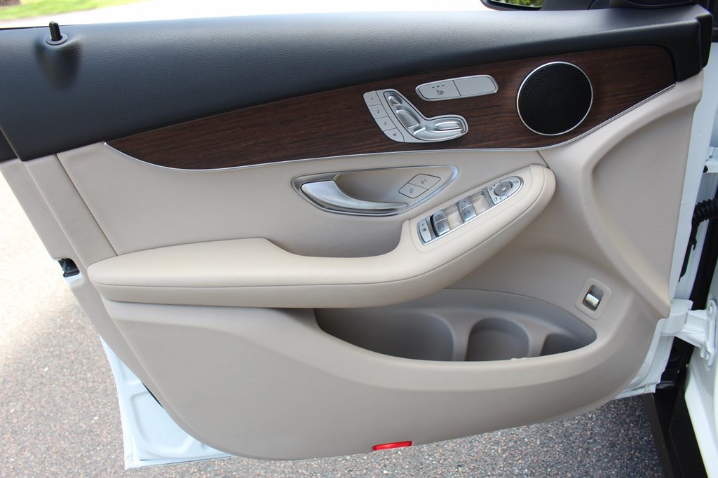 2021 Mercedes-Benz GLC - $24,995
