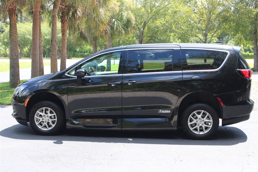 2022 Chrysler Voyager - $38,995