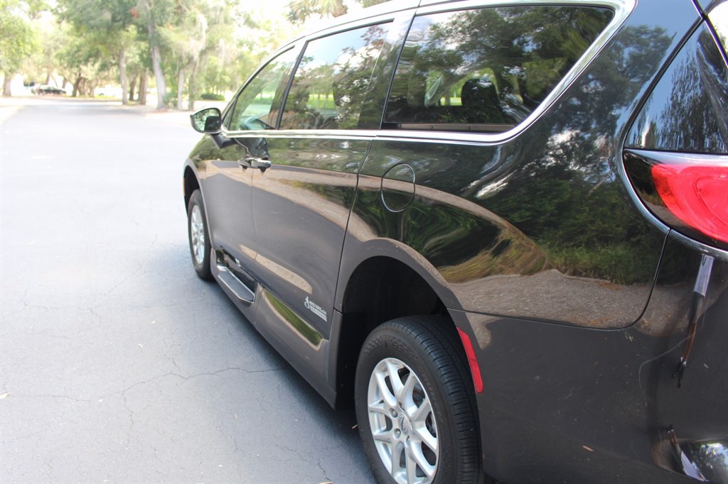 2022 Chrysler Voyager - $38,995