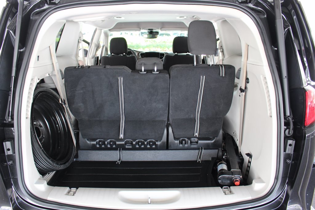 2022 Chrysler Voyager - $38,995