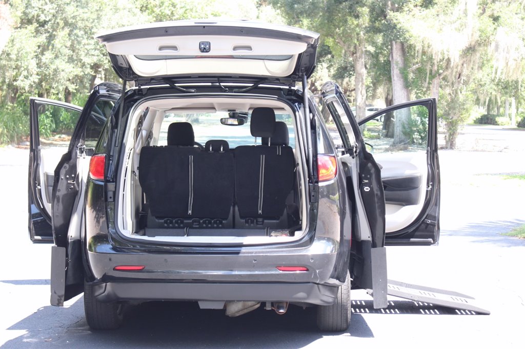 2022 Chrysler Voyager - $38,995