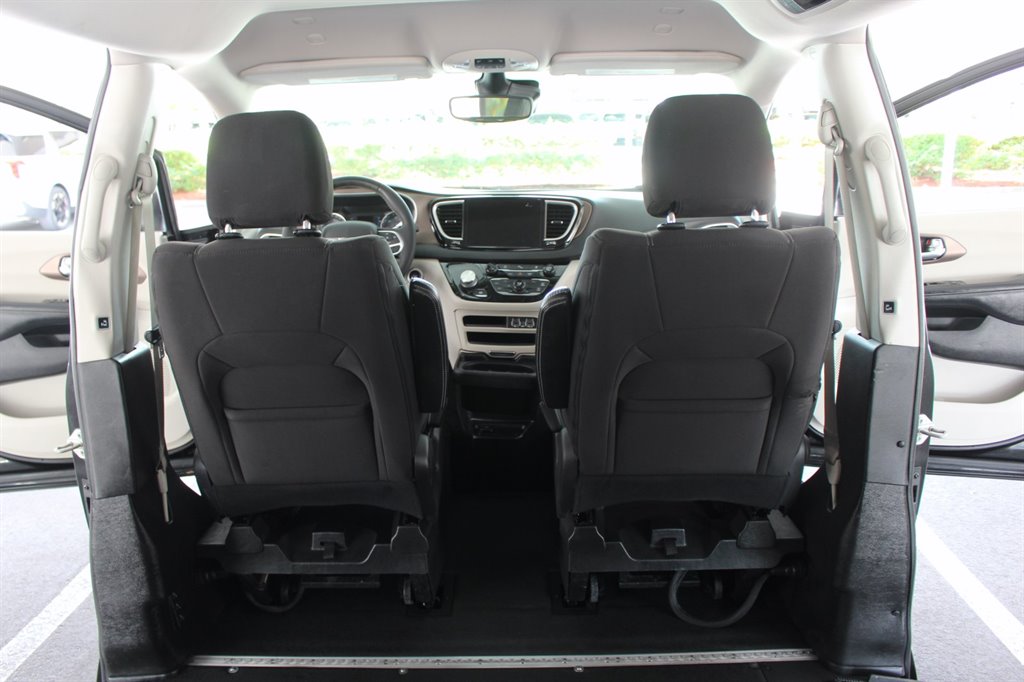 2022 Chrysler Voyager - $38,995