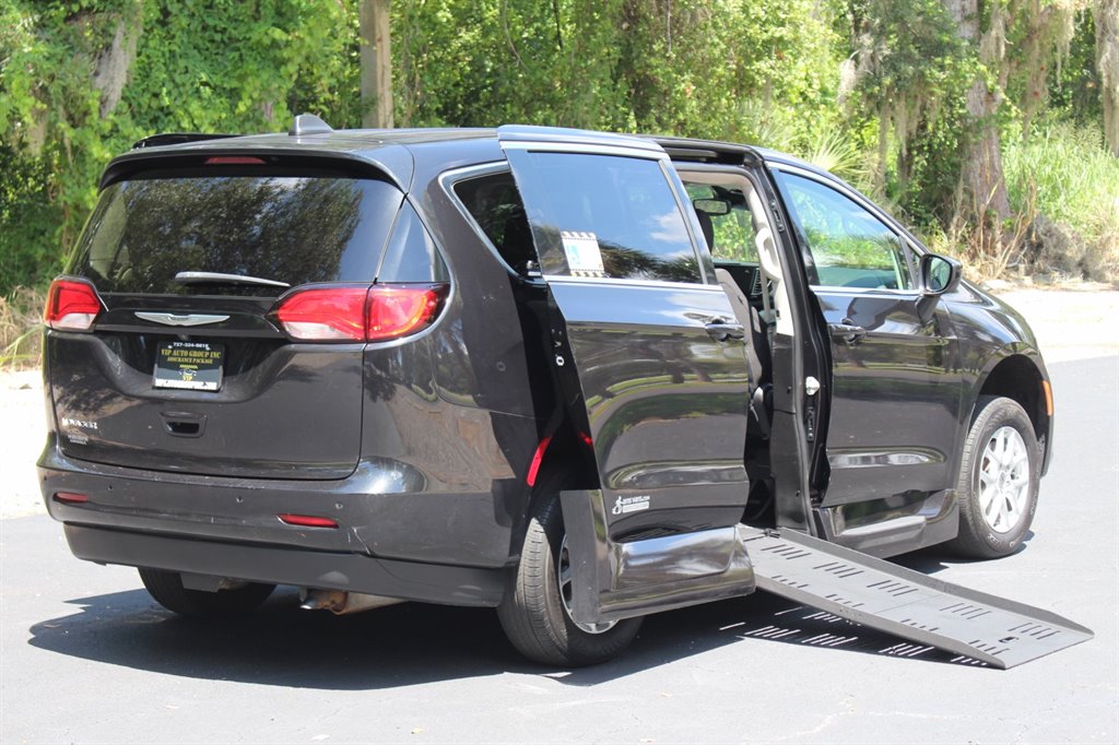 2022 Chrysler Voyager - $38,995