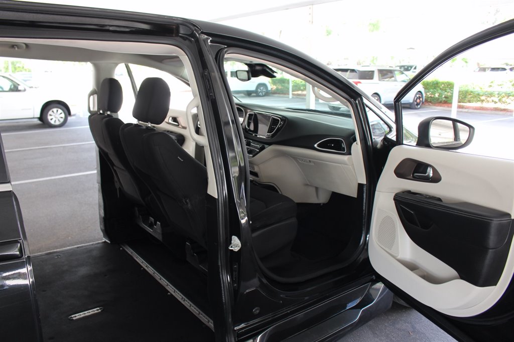 2022 Chrysler Voyager - $38,995