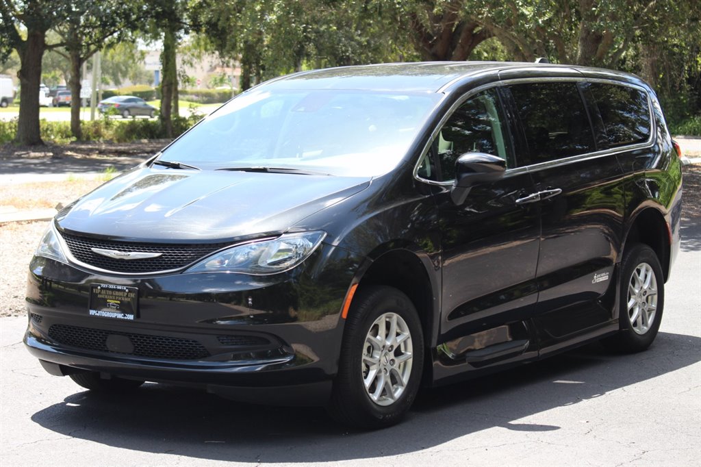 2022 Chrysler Voyager - $38,995