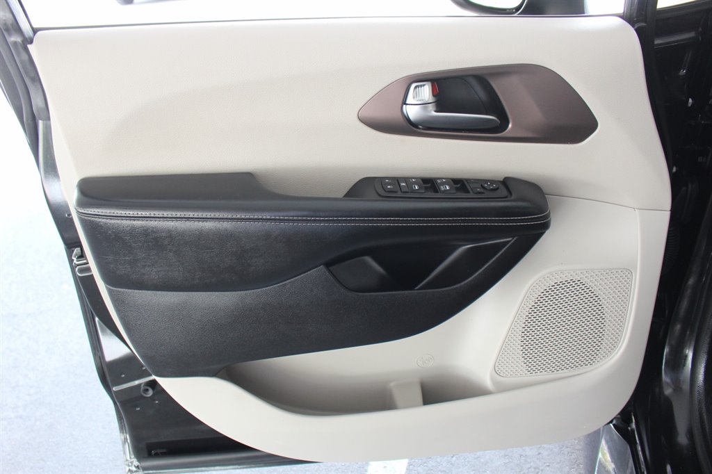 2022 Chrysler Voyager - $38,995