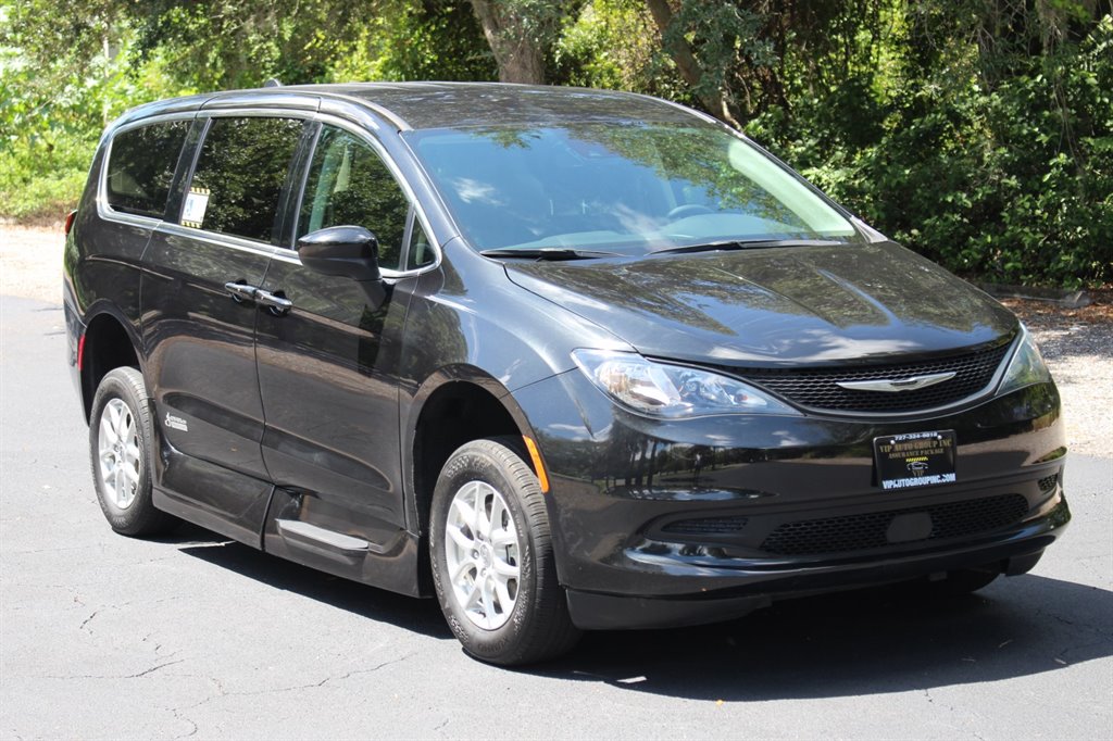 2022 Chrysler Voyager - $38,995