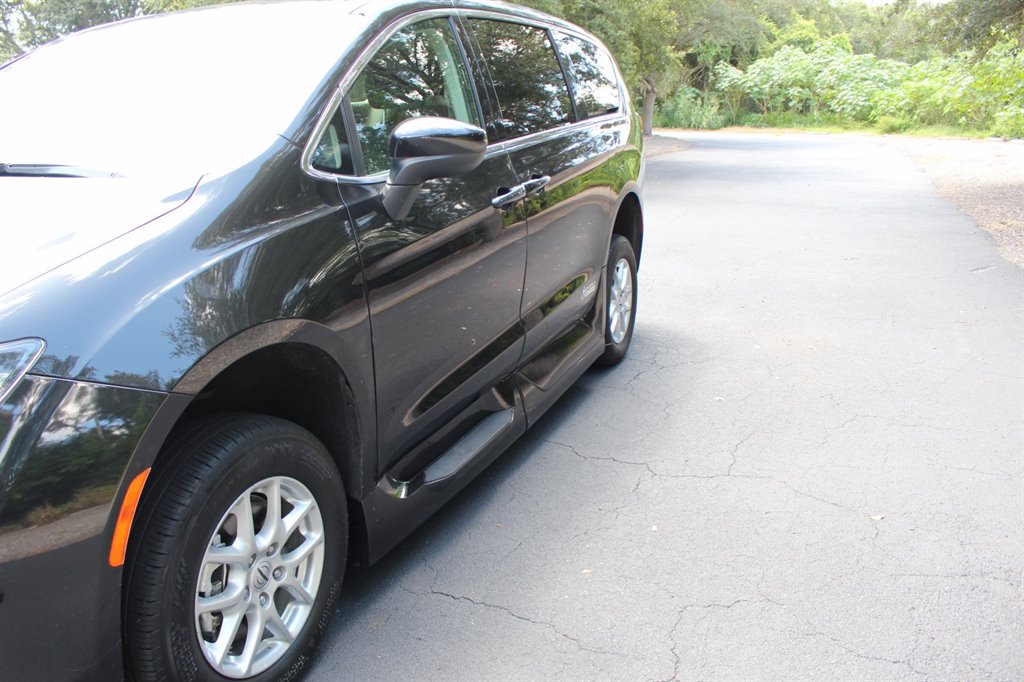 2022 Chrysler Voyager - $38,995