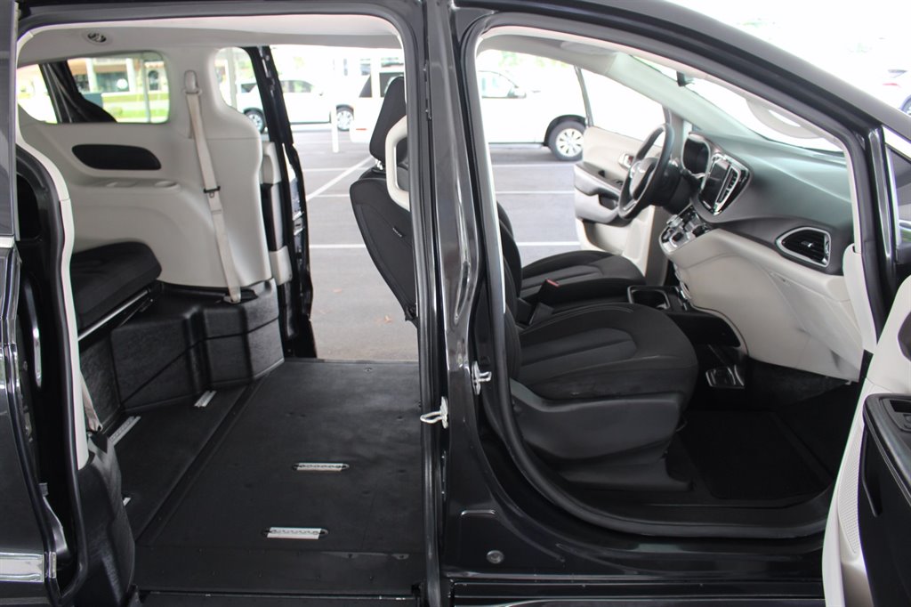 2022 Chrysler Voyager - $38,995