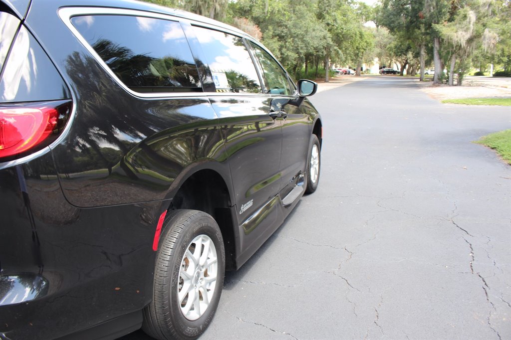 2022 Chrysler Voyager - $38,995