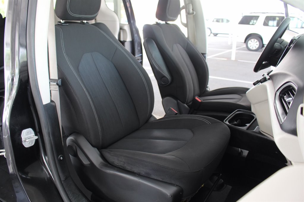 2022 Chrysler Voyager - $38,995