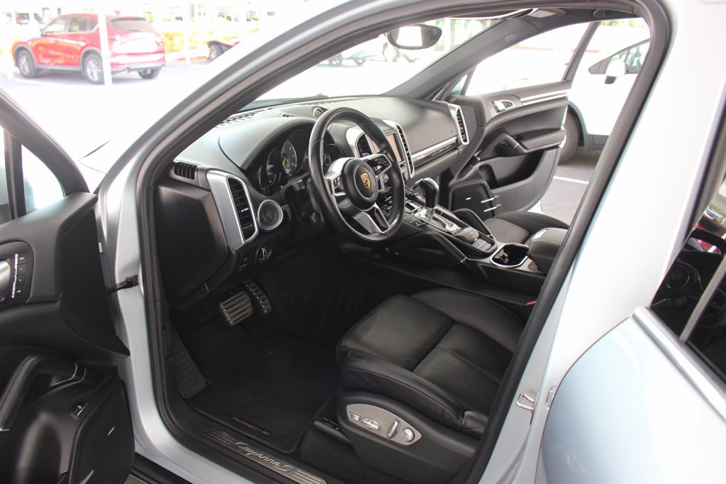 2016 Porsche Cayenne - $14,995