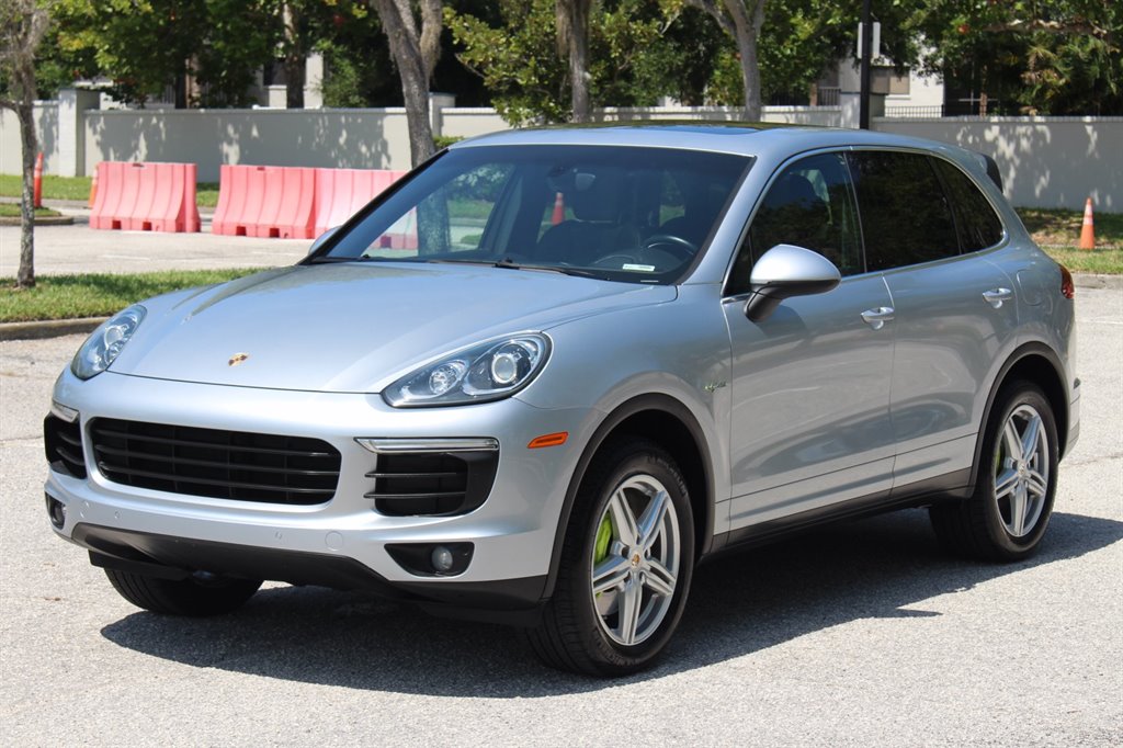 2016 Porsche Cayenne - $14,995