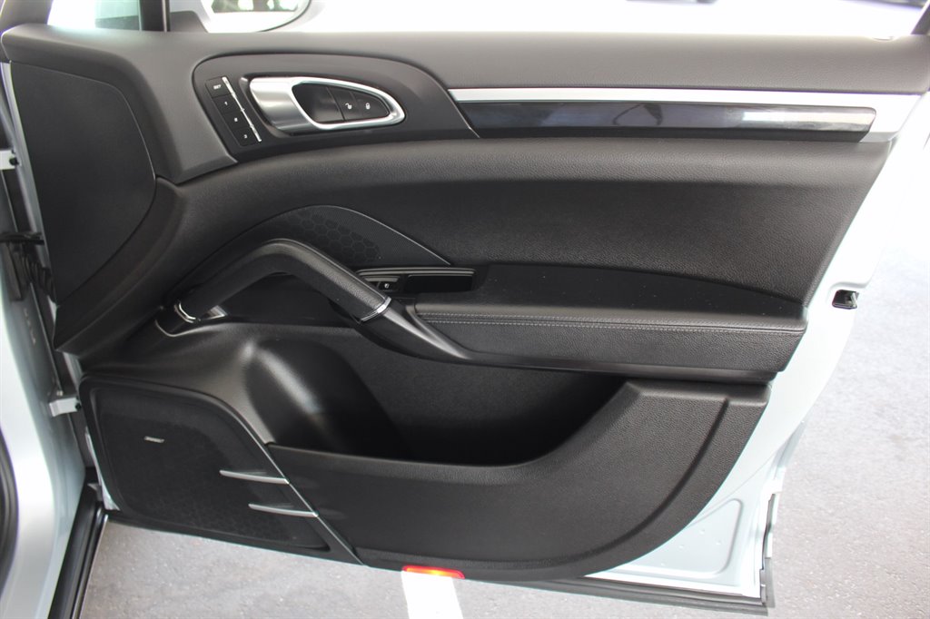 2016 Porsche Cayenne - $14,995