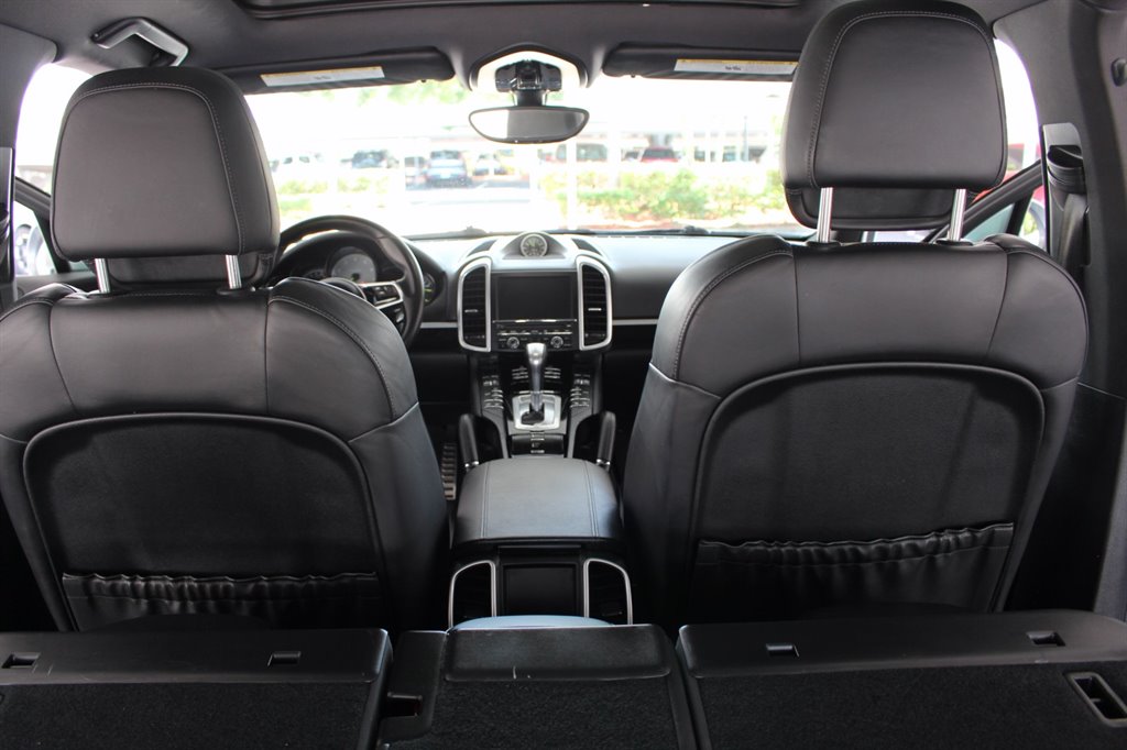 2016 Porsche Cayenne - $14,995