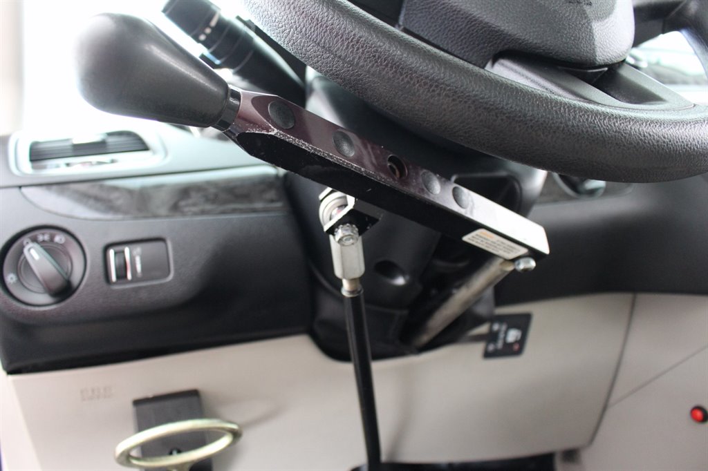2015 Dodge Grand Caravan - $28,995