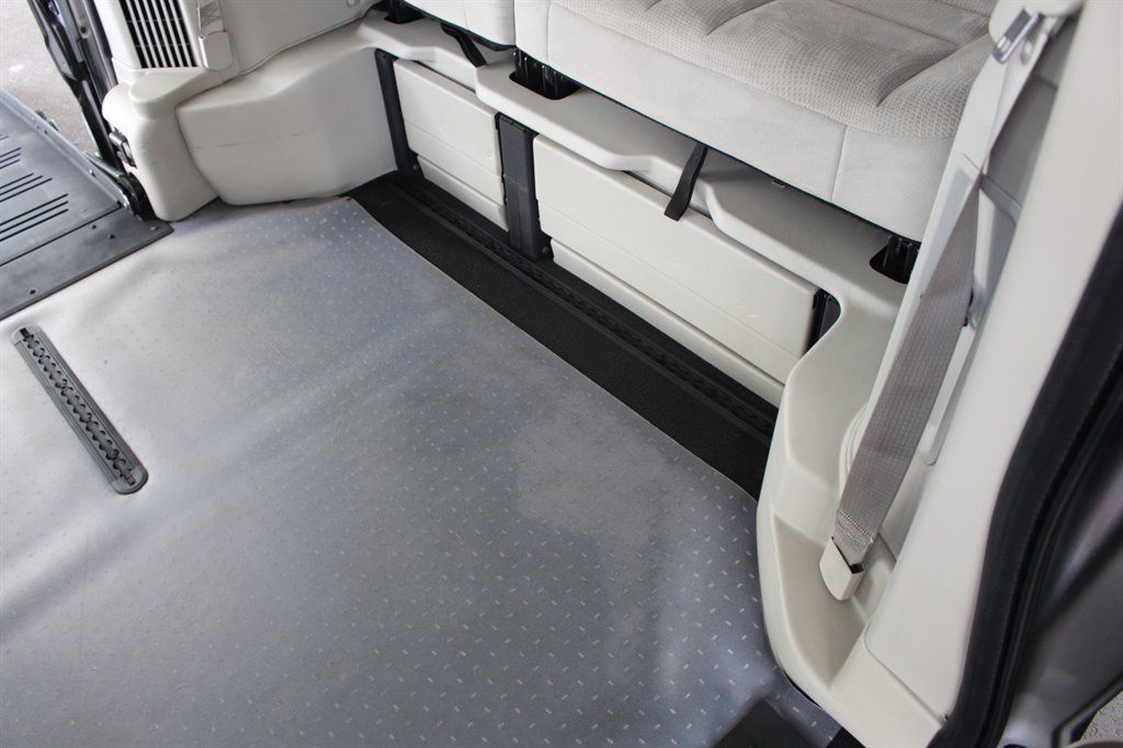 2015 Dodge Grand Caravan - $28,995