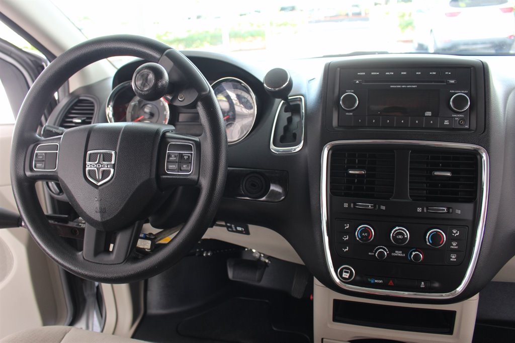 2015 Dodge Grand Caravan - $28,995