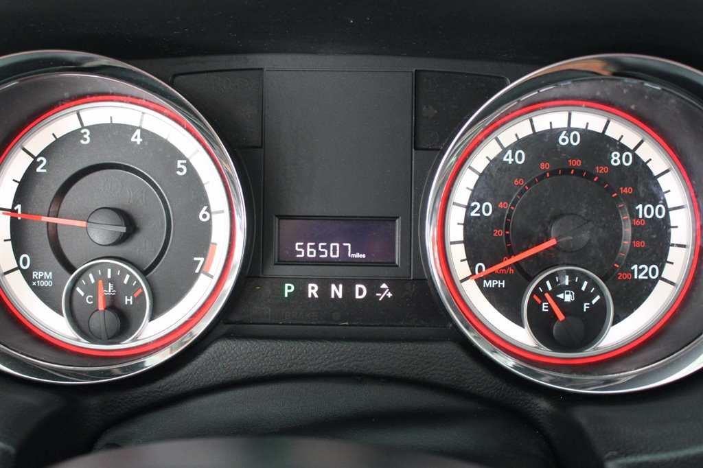 2015 Dodge Grand Caravan - $28,995