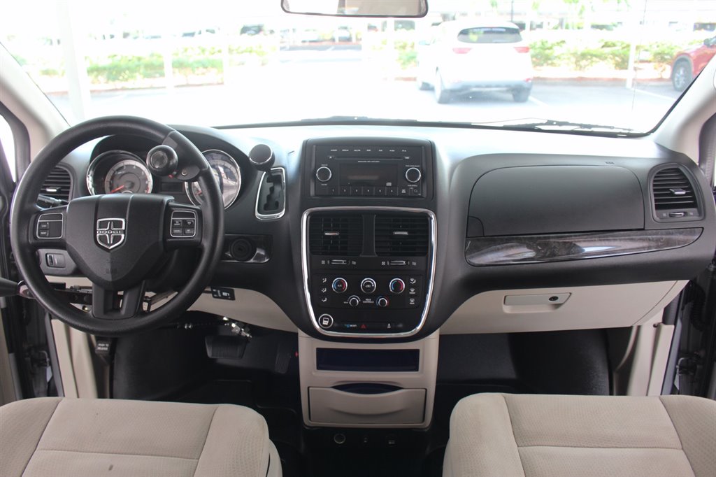 2015 Dodge Grand Caravan - $28,995
