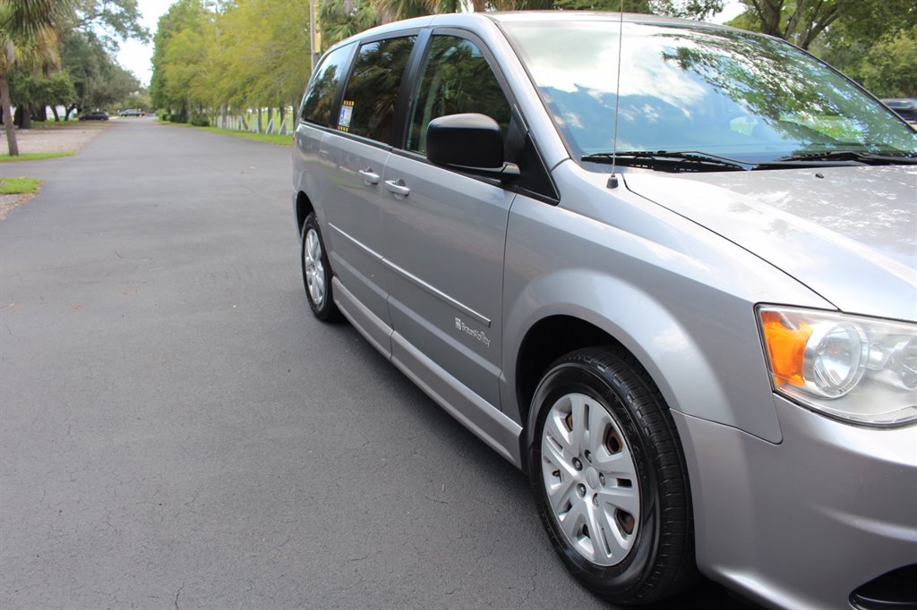 2015 Dodge Grand Caravan - $28,995