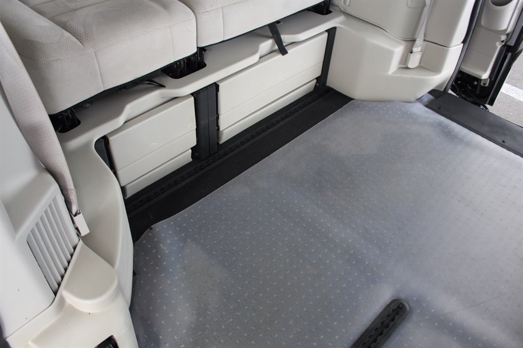 2015 Dodge Grand Caravan - $28,995