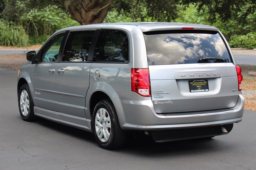 2015 Dodge Grand Caravan - $28,995