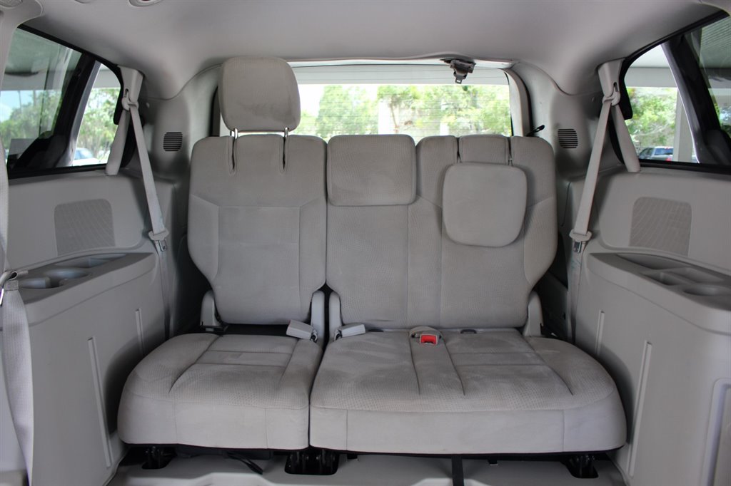 2015 Dodge Grand Caravan - $28,995