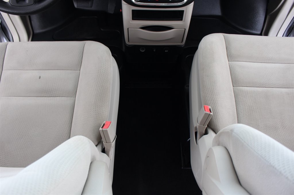 2015 Dodge Grand Caravan - $28,995