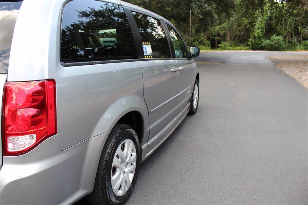 2015 Dodge Grand Caravan - $28,995