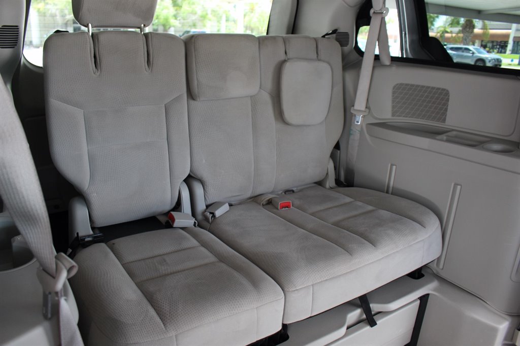 2015 Dodge Grand Caravan - $28,995